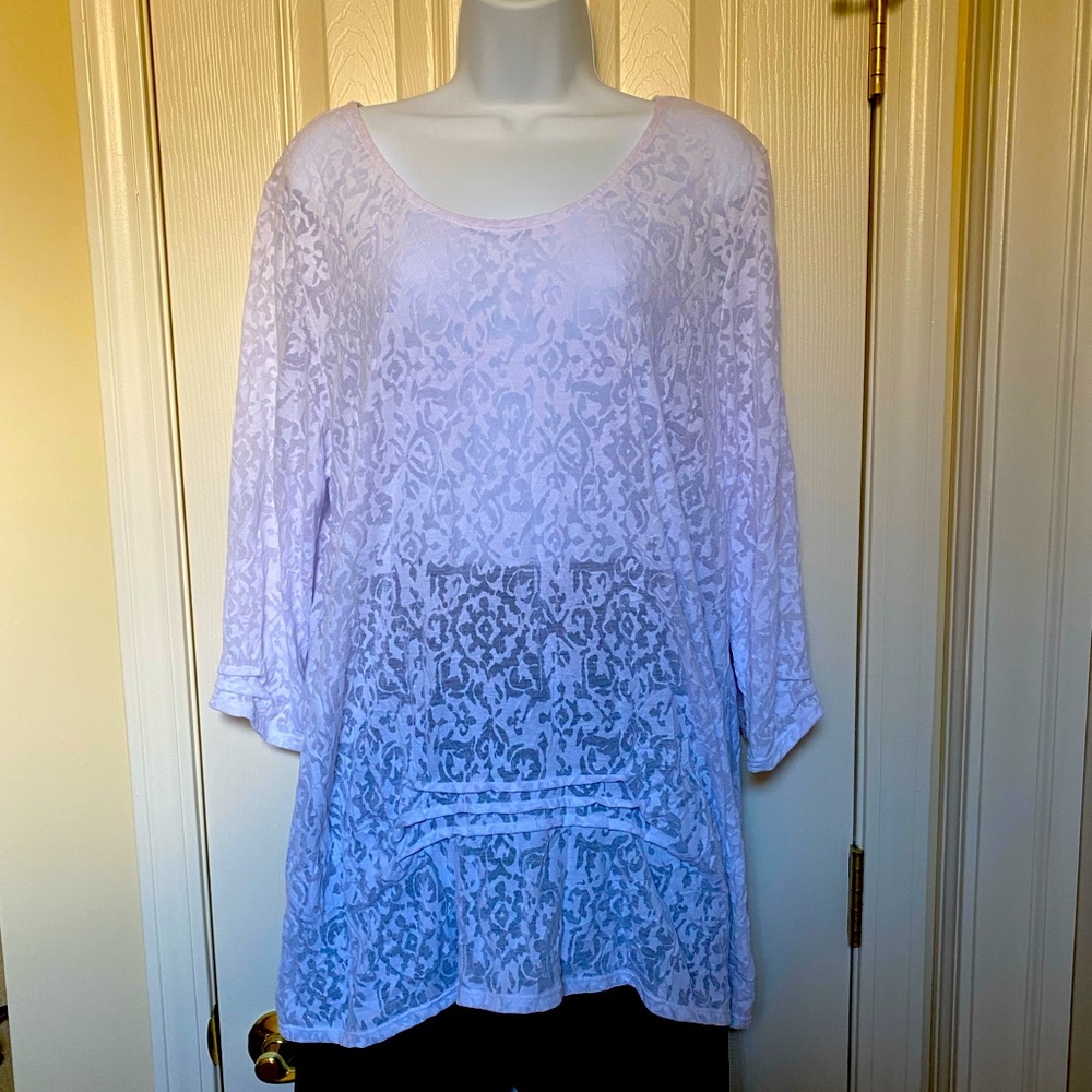 Habitat tunic. Size XL. White with burn out detail